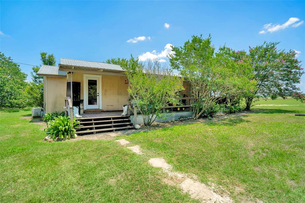 173 Cr 458a  , Thorndale, Texas image 36