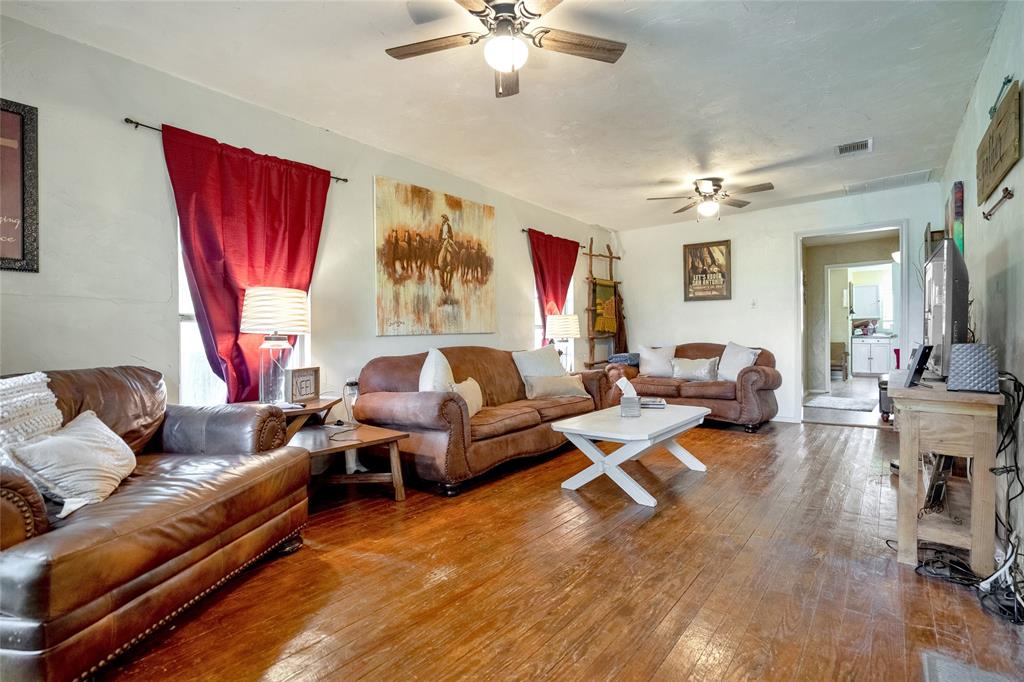 173 Cr 458a  , Thorndale, Texas image 38