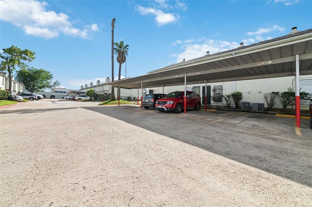 8754 Village Of Fondren Dr, Houston, TX 77071