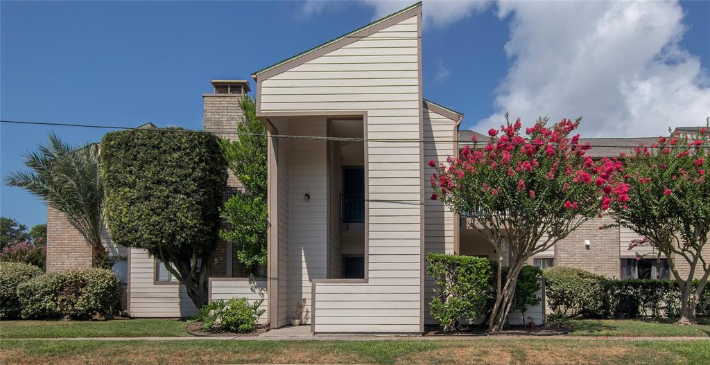 7072 N Holiday Drive, Galveston, TX 77550