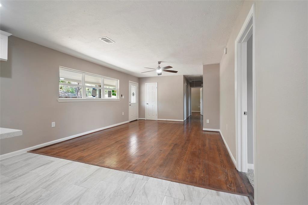 130 Lone Oak Ln, Liberty, TX 77575