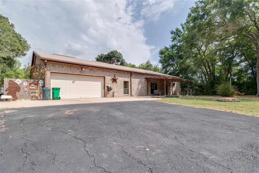 2202 Ward Rd, Baytown, TX 77520