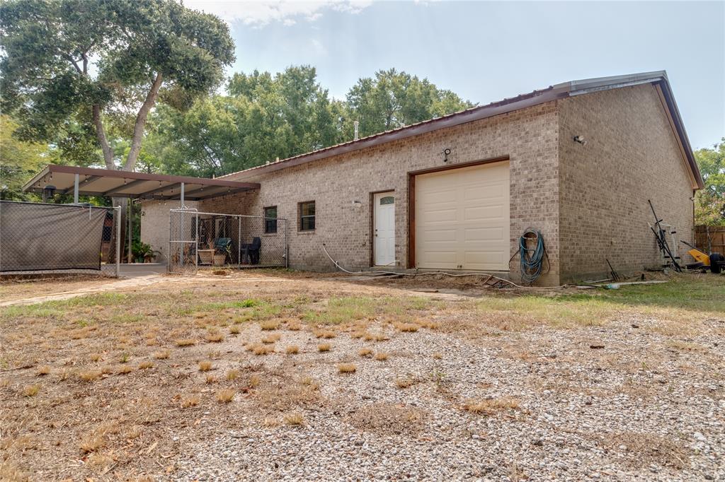 2202 Ward Rd, Baytown, TX 77520