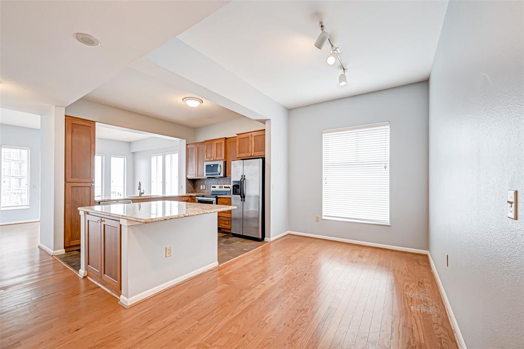 Photo #10: 15617028 Listing 