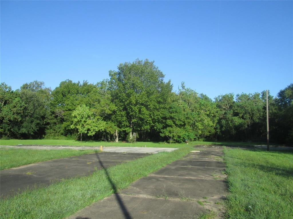 3302 Dixie Farm Rd, Pearland, TX 77581