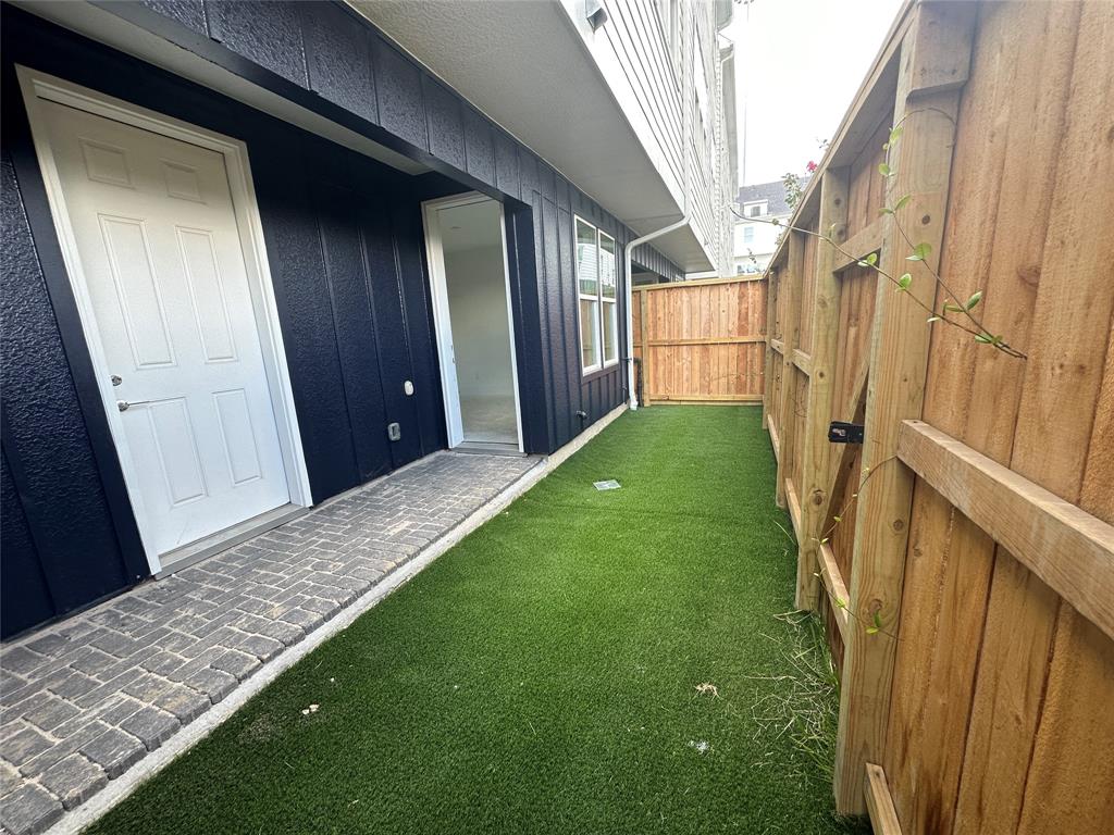 Photo #8: 33134028 Listing 