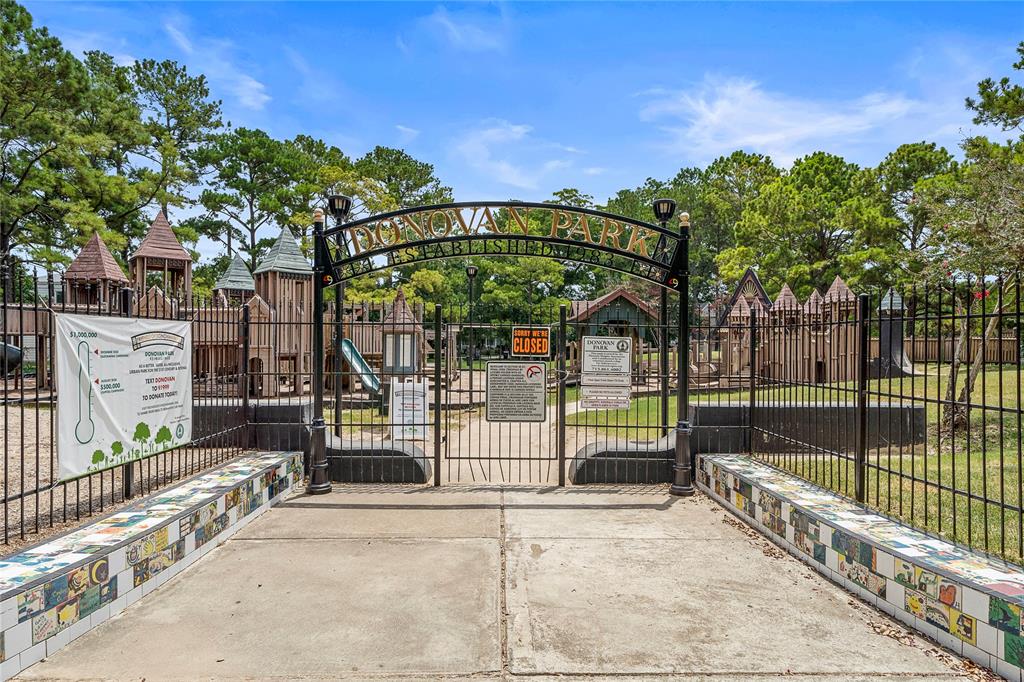 Established in 1983, Donovan Park offers an array of open-air activities such as picnics, outdoor lounging, the Spring Home and Garden Tour, and more!