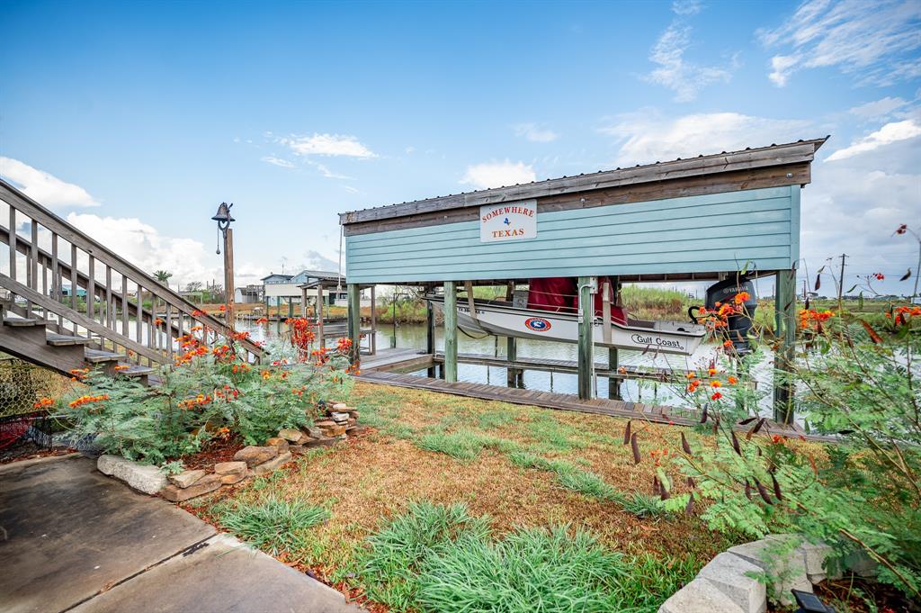 Boathouse with Boatlift