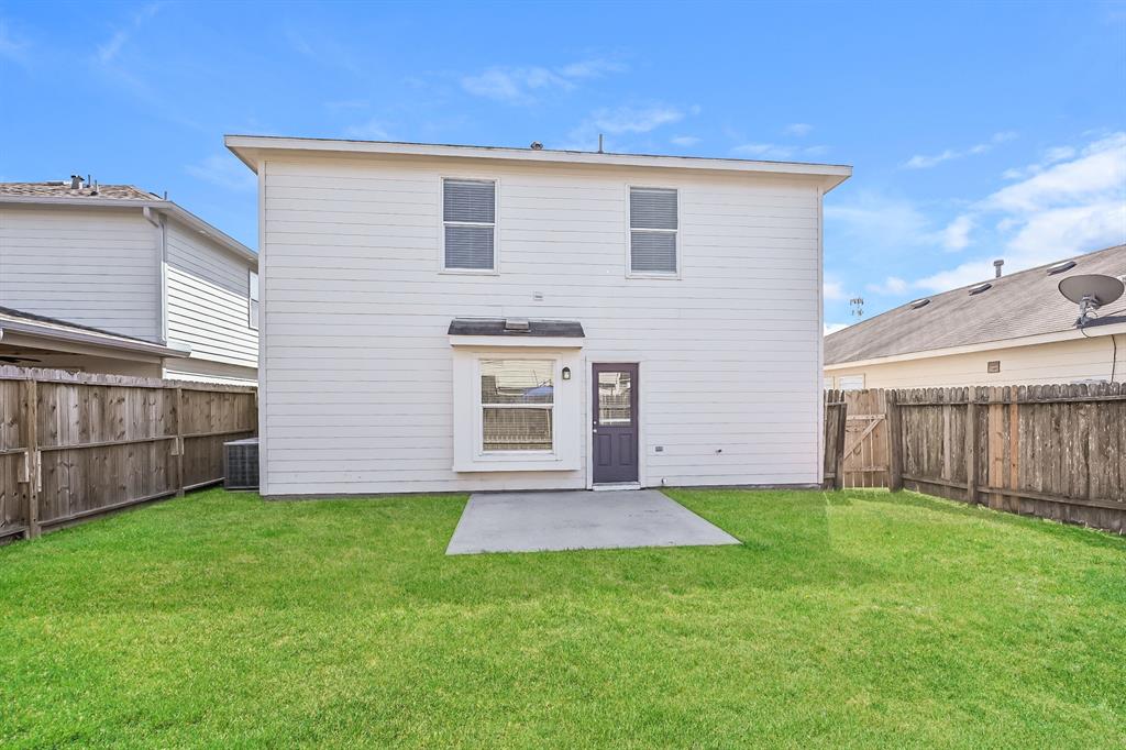 9607 Garrett Pine Ln, Houston, TX 77044