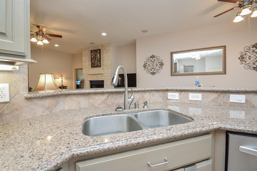 2302 Red Bird Ln, Pattison, TX 77423