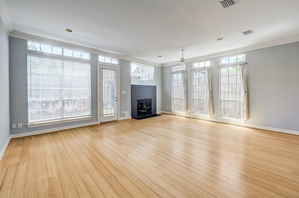 Photo #11: 33624873 Listing 