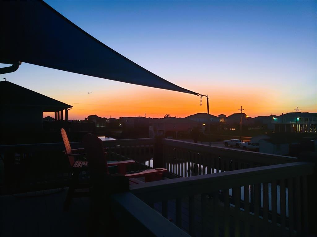 Enjoy beautiful sunrises and coffee on the porch!