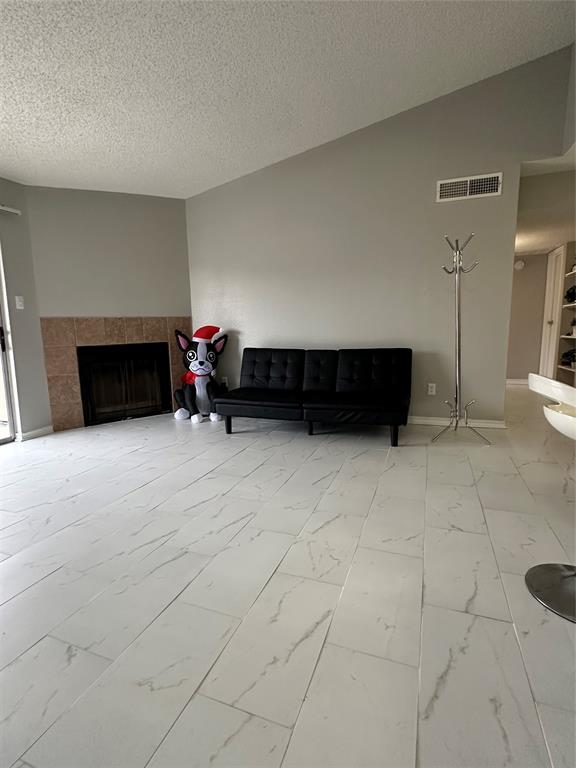 Photo #8: 31811247 Listing 
