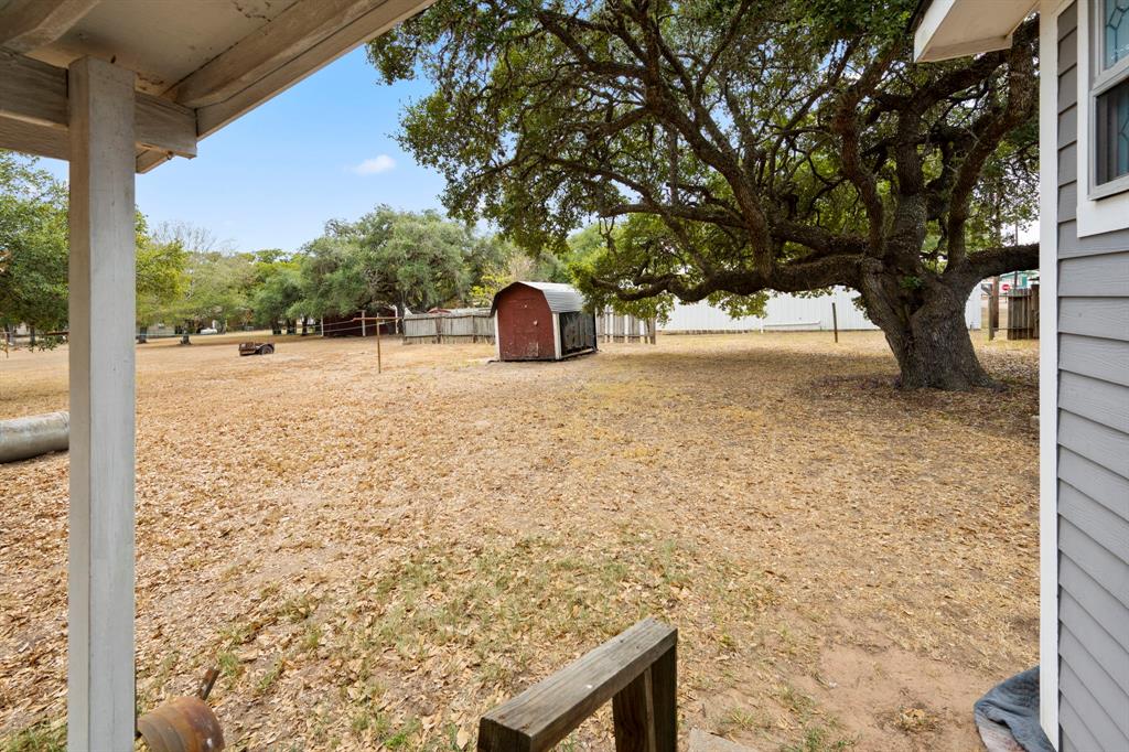 5713 W 1st Street , Sheridan, Texas image 14