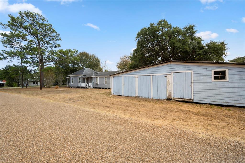 5713 W 1st Street , Sheridan, Texas image 19