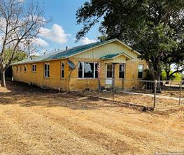 551 COUNTY ROAD 120, Floresville, TX, 78114-6038