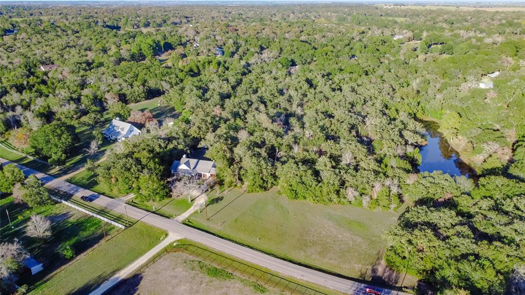 601 Piney Creek Rd, Bellville, TX 77418