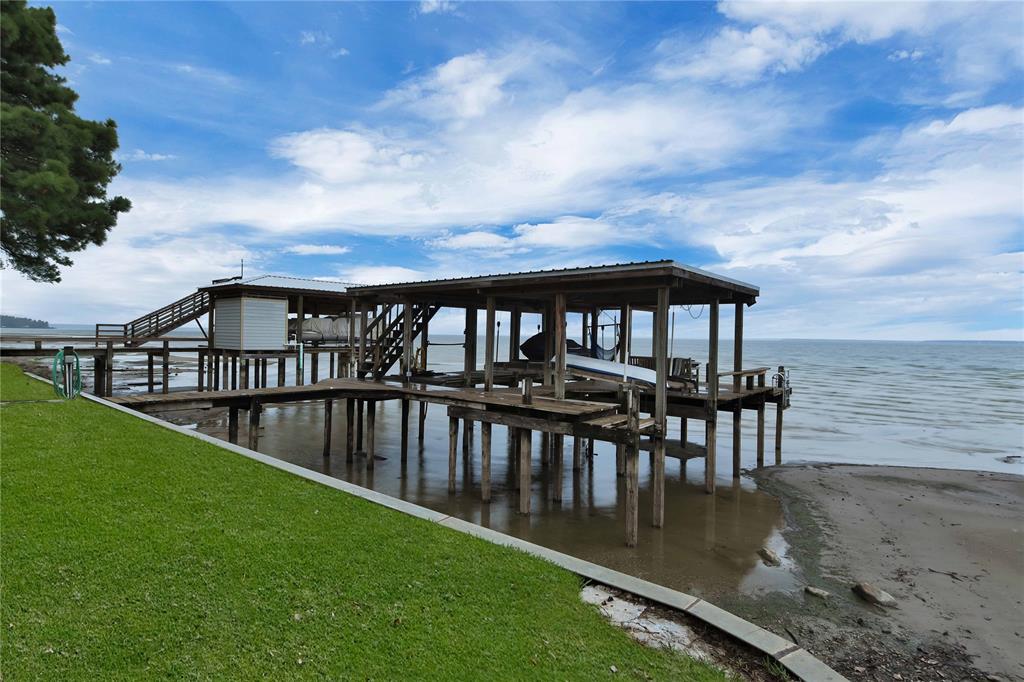 51 Edgewater Terrace
