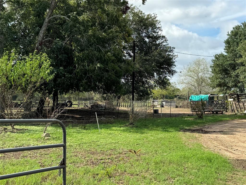 328 Owens Rd, Wharton, TX 77488