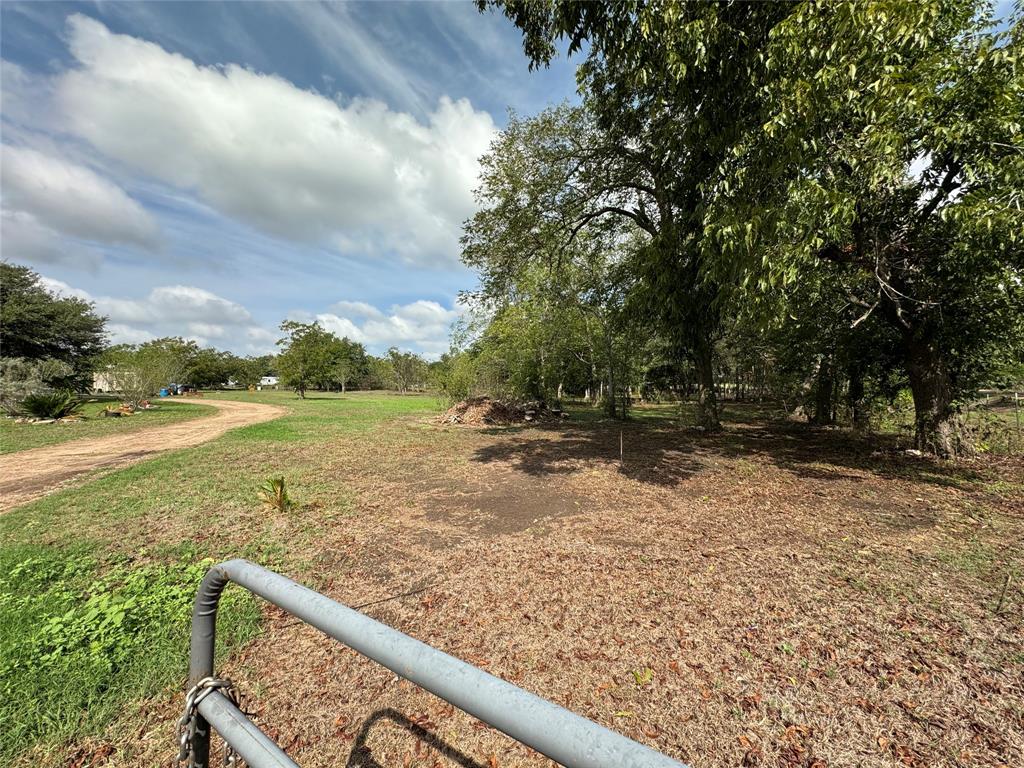 328 Owens Rd, Wharton, TX 77488