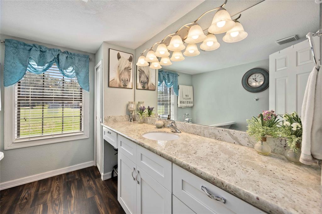 702 Newman Rd, La Marque, TX 77568