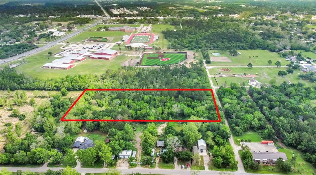 Come take a look at this stunning acreage (4.0664 acres / 177,134 sq. ft.) in the heart of Hitchcock with mature trees and large lot. Property will surely go fast due to the numerous possibilities like subdividing, developing or homesteading! MAKE AN OFFER TODAY!
