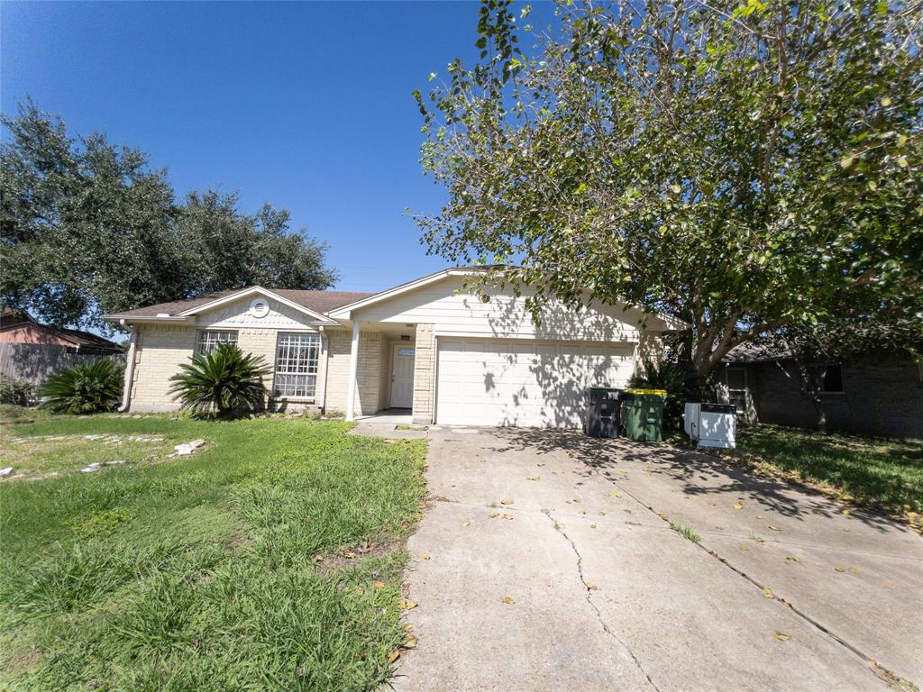 2907 Helmsley Drive, Pearland, TX 77584
