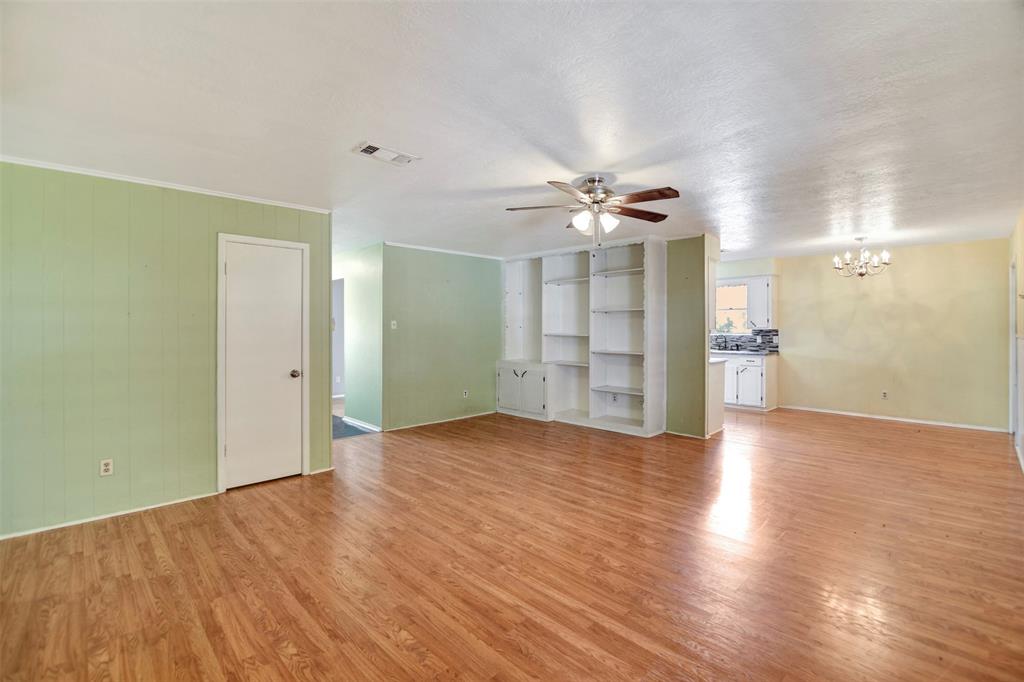 4001 Luella Ave, Deer Park, TX 77536