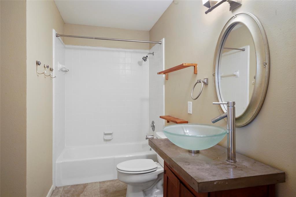 201 Lakeview Terrace G