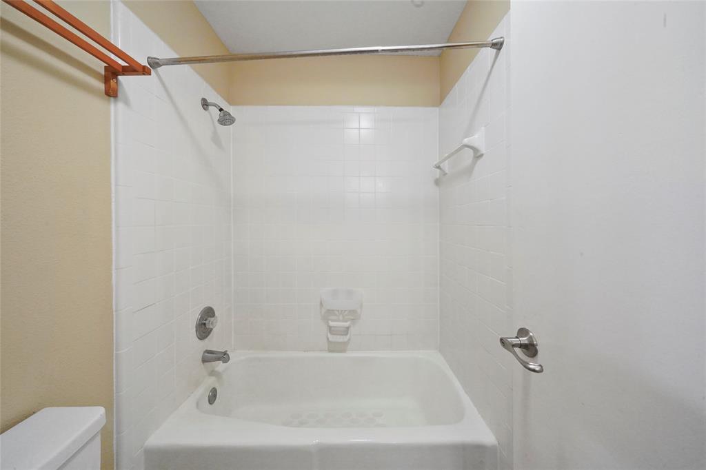 201 Lakeview Terrace G