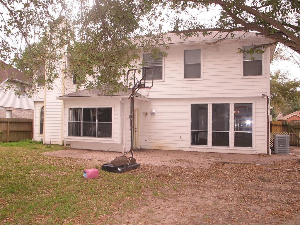 8819 Diamond Lake Ln, Houston, TX 77083