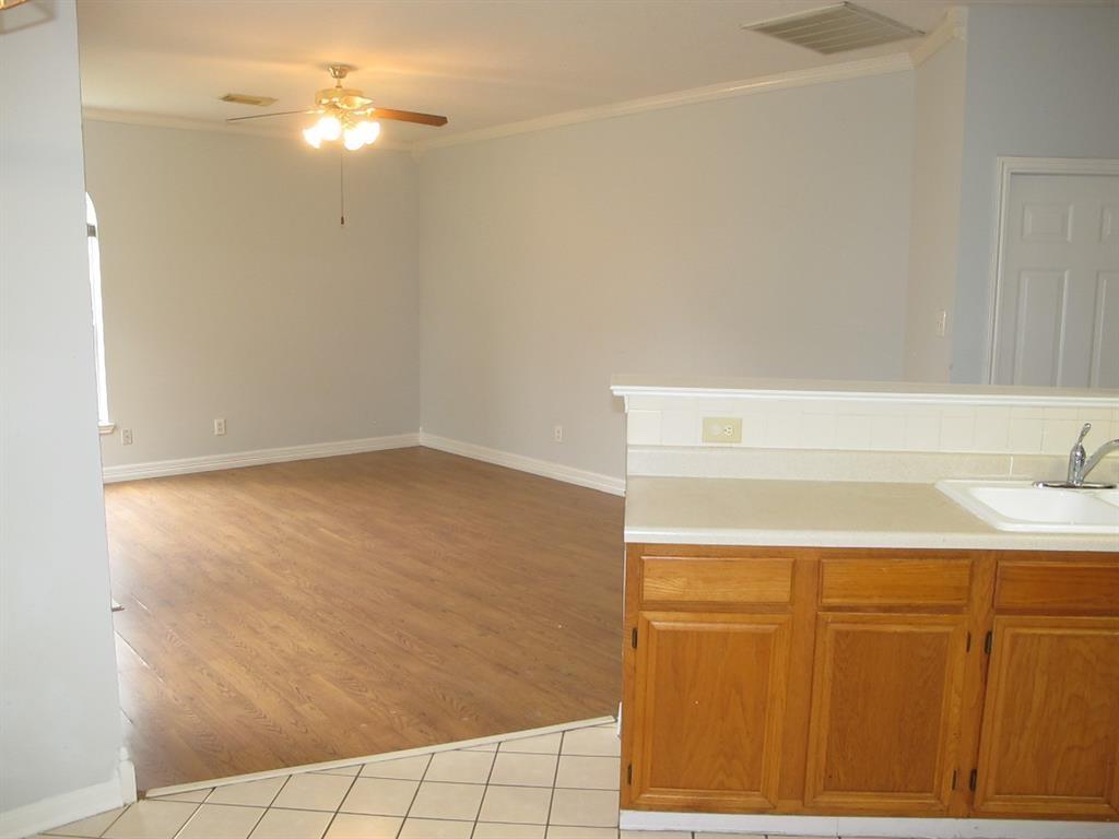 8819 Diamond Lake Ln, Houston, TX 77083