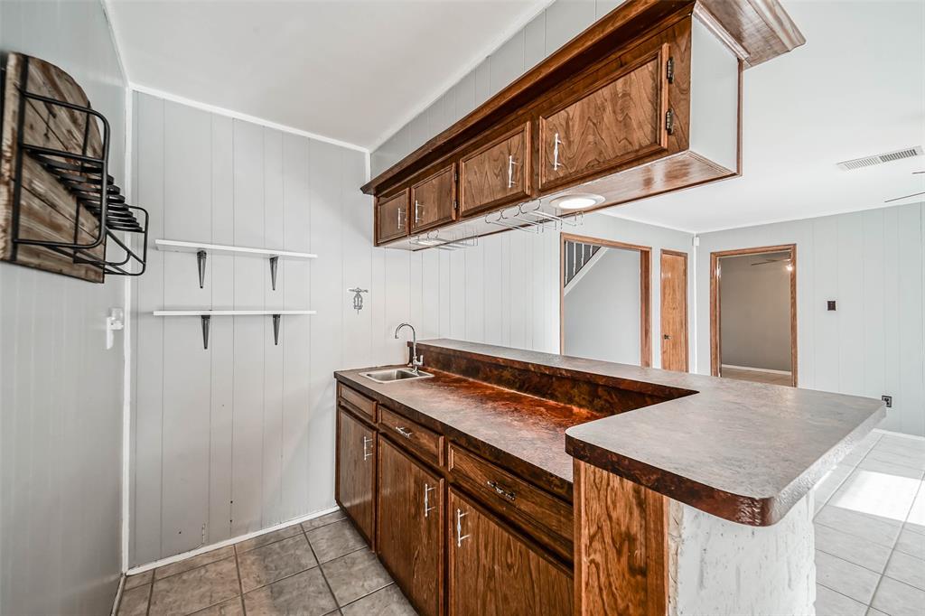 11326 Blackhawk Blvd, Houston, TX 77089