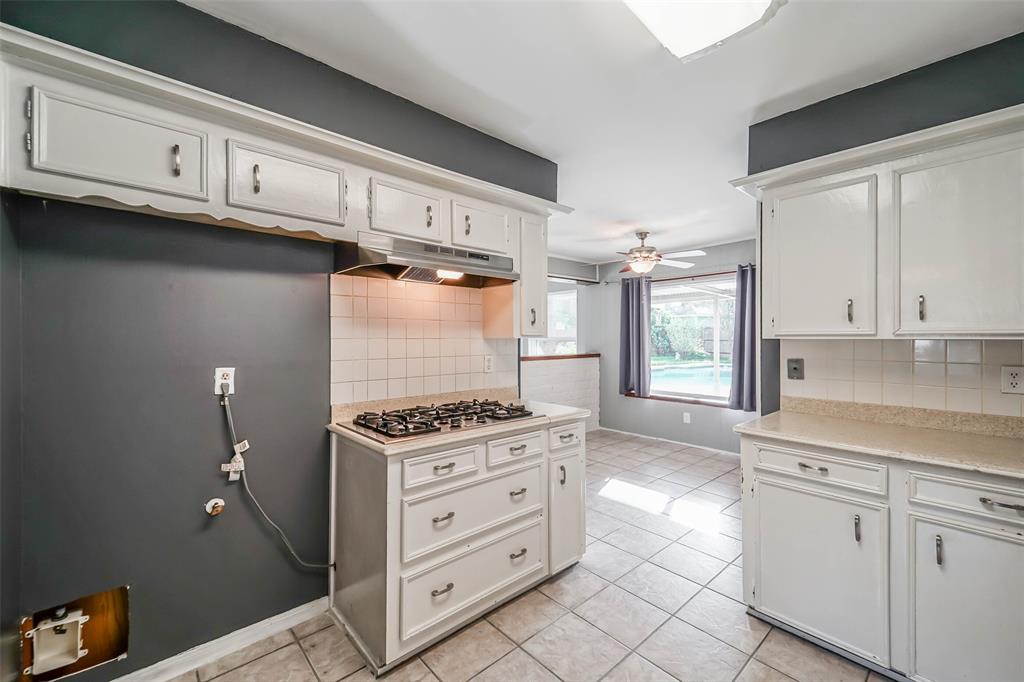 11326 Blackhawk Blvd, Houston, TX 77089