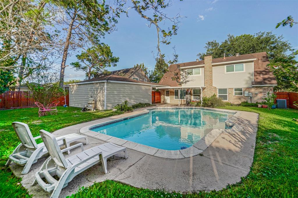 11326 Blackhawk Blvd, Houston, TX 77089