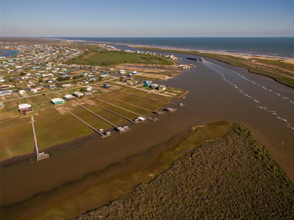 2274 County Road 201 Carancahua, Sargent, TX 77414