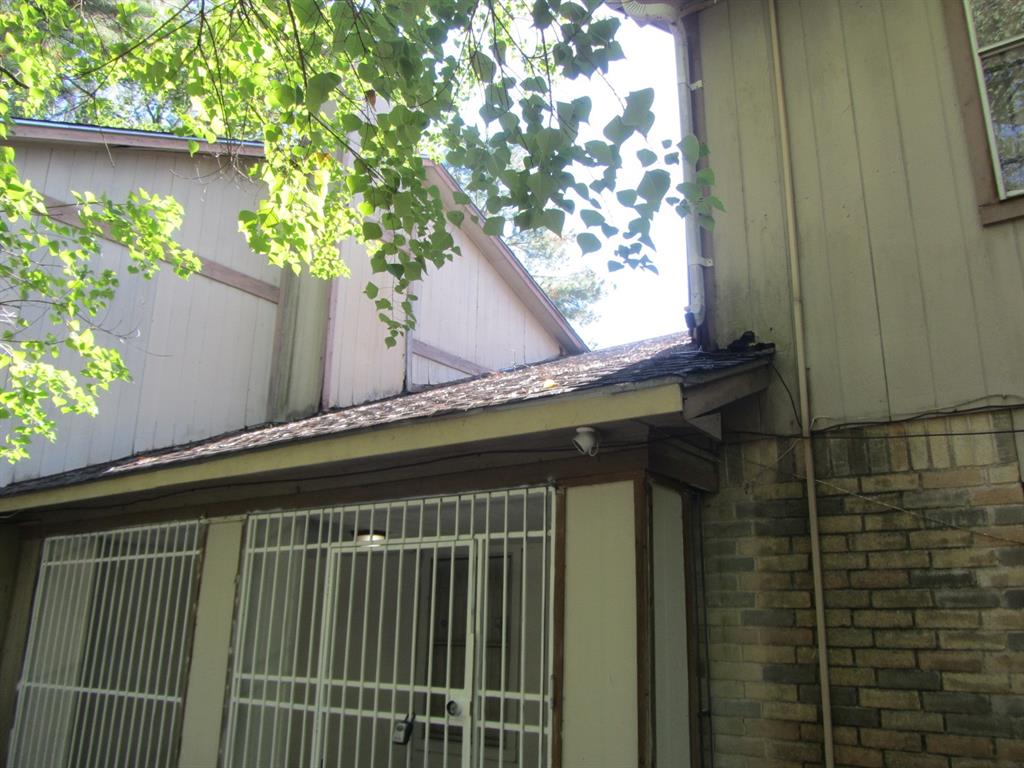 MLS: 22166689 Condo For Sale