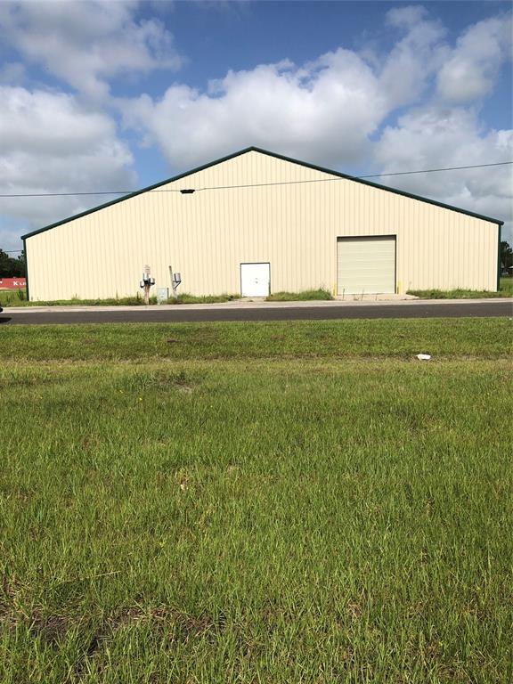 Excellent investment opportunity. Building sits on 1 acre and ready for your dream design! 12000 Sq ft and 30’ ceiling. 2 bay doors. Only 30 min to Baytown/Harris county and 30 to Port Arthur or Beaumont. 35 min to Sabine Pass. Centrally located for storing equipment needed between sites.