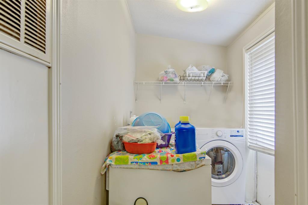 Effortless laundry days with ample space to wash and dry. Your convenience elevated—welcome to the simplicity of home living.