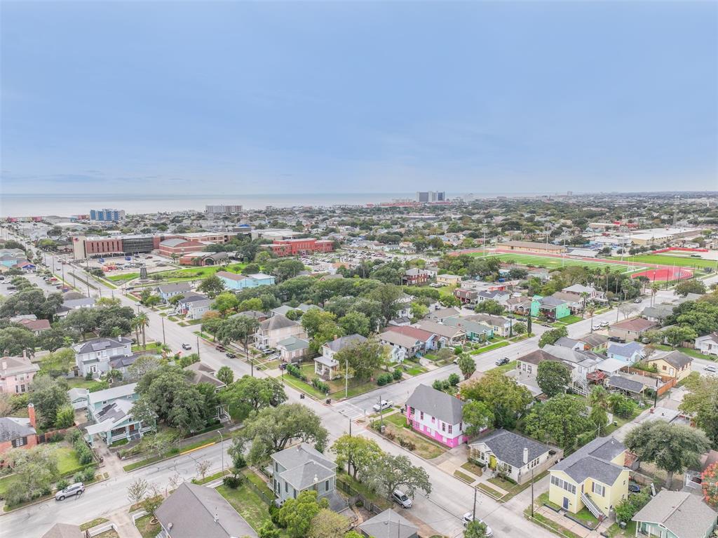 1815 39th St, Galveston, TX 77550 - HAR.com