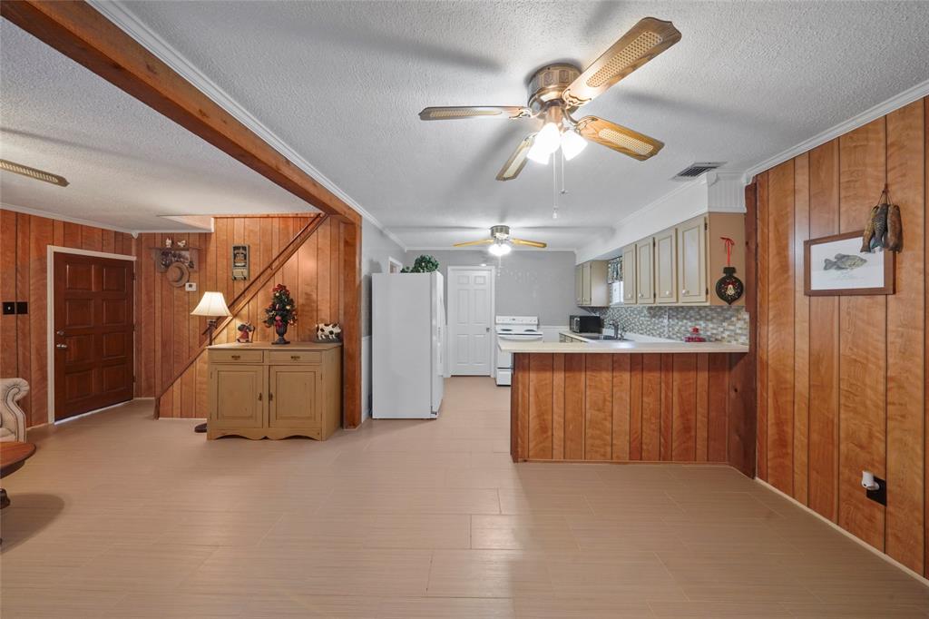 244 Schooner Dr, Trinity, TX 75862