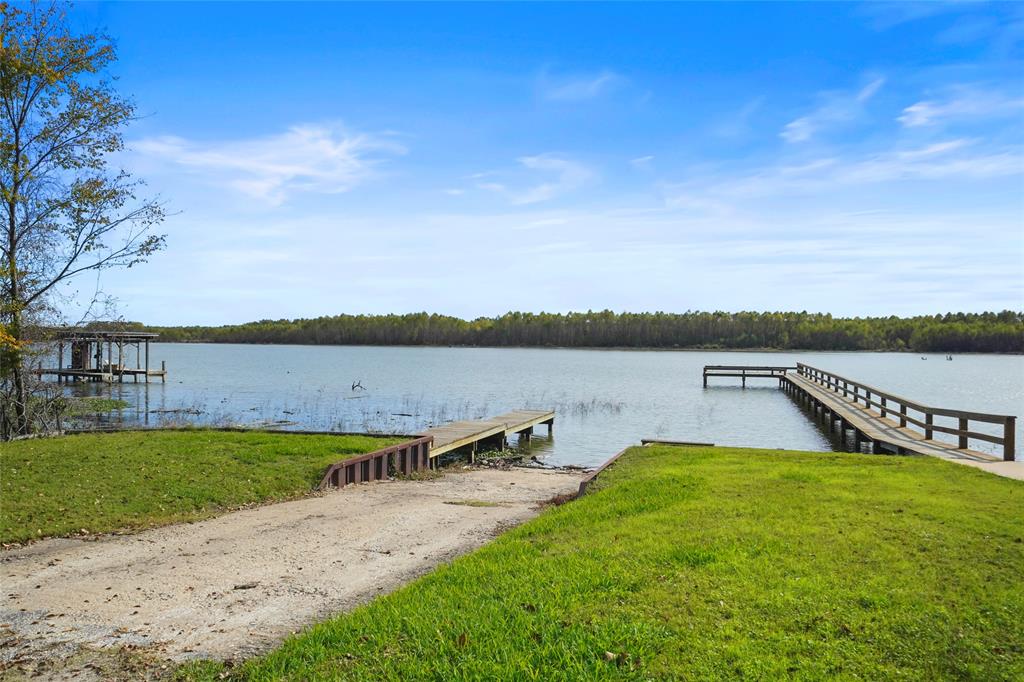 244 Schooner Dr, Trinity, TX 75862