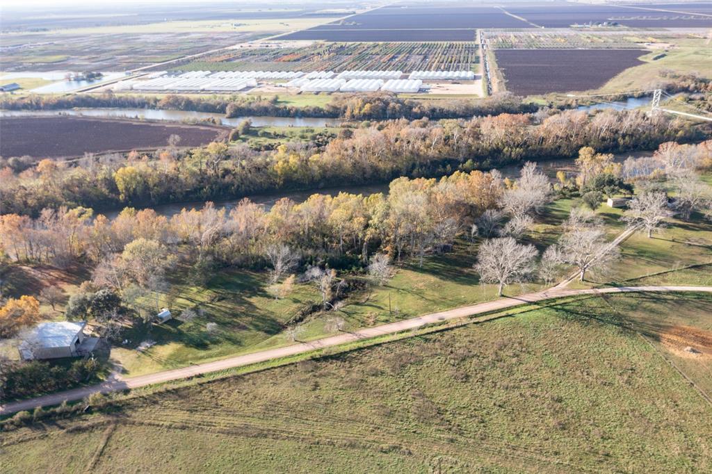 At the end of CR 228 the road Y\'s to the left for the private drive to a building site of the property and to the right to private road to ranch land