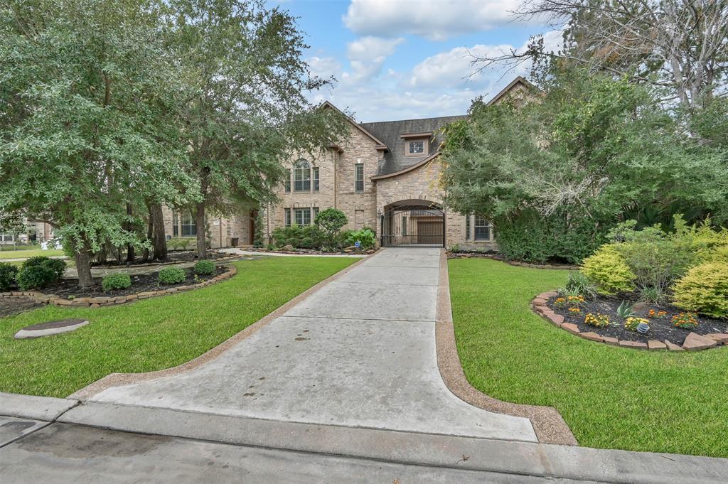 15 Veilwood Circle