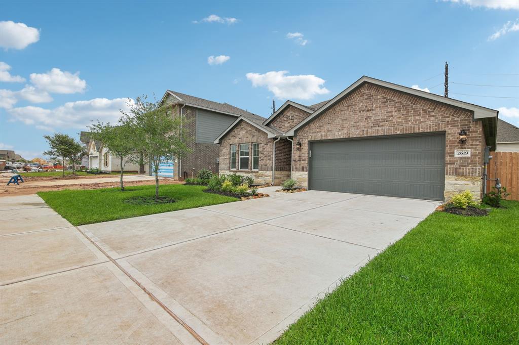 Photo is not of the actual home, but is an inspirational photo of builder’s model home and may depict options, furnishings, and/or decorator features that are not included