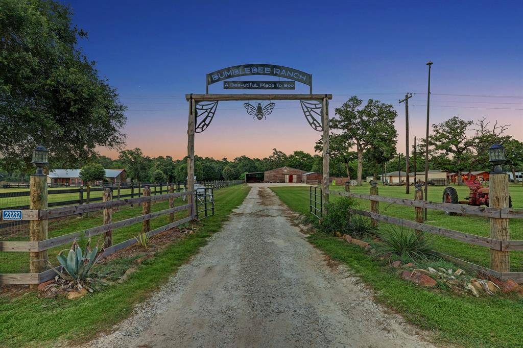 Welcome to the Bubble Bee Ranch Venue. Stunning Outdoor Areas: Beyond the elegant interiors, discover captivating outdoor spaces that are perfect for hosting family and friends, romantic ceremonies, elegant receptions, and unforgettable celebrations. Lush gardens, serene and charming patio provide the ideal backdrop for your special day.