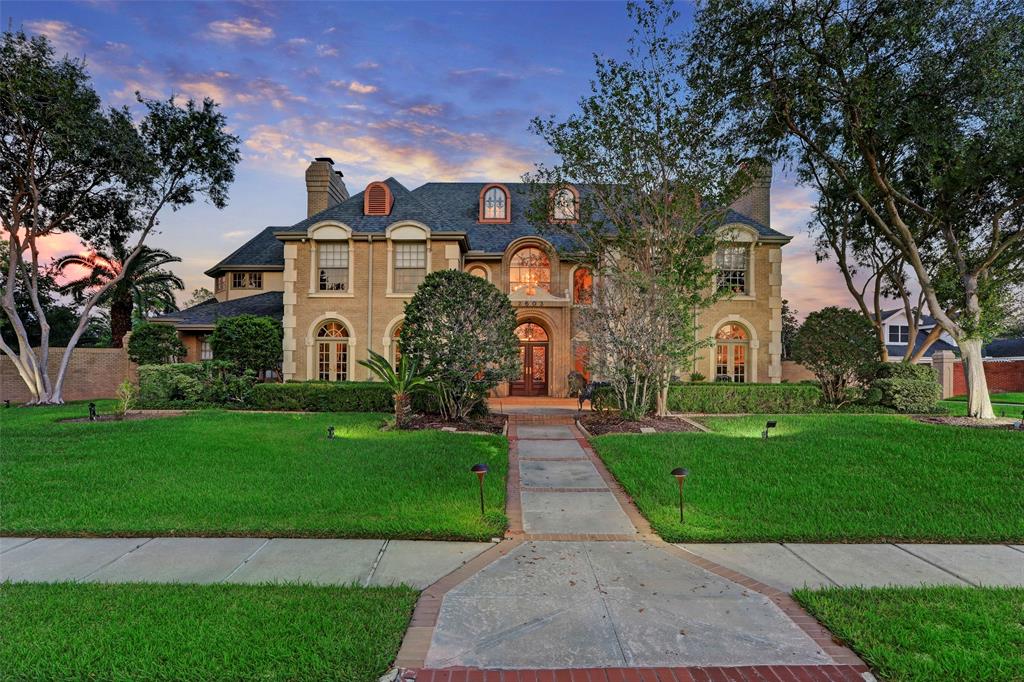 2603 Lakecrest Drive, Pearland, TX 