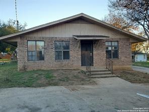 1903 3RD ST, Floresville, TX, 78114-2900