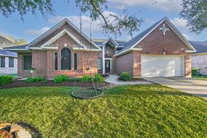  2425 Piney Woods Dr, Pearland, TX 77581