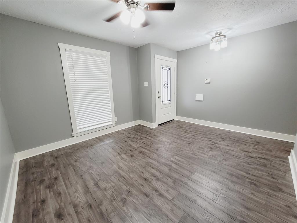 11414 Sandstone St, Houston, TX 77072